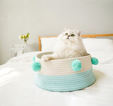 Round Cat Bed ‐ ポンポン付きベッド